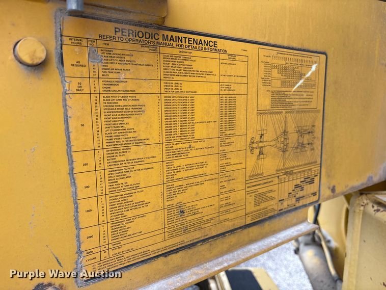 image for item ET7489 1998 John Deere 670CH motor grader