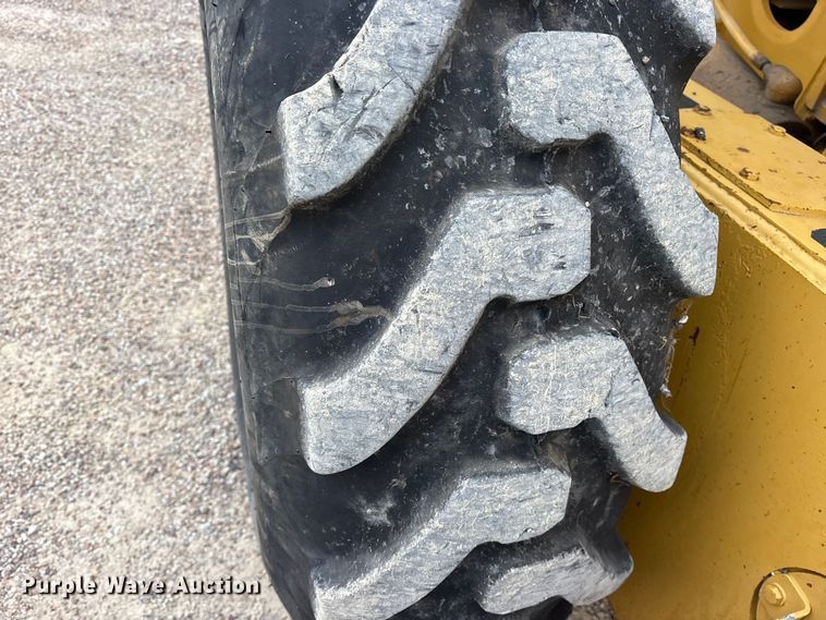 image for item ET7489 1998 John Deere 670CH motor grader