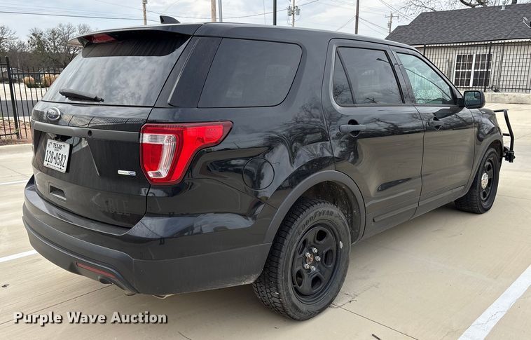 image for item ET7492 2016 Ford Explorer Police Interceptor SUV