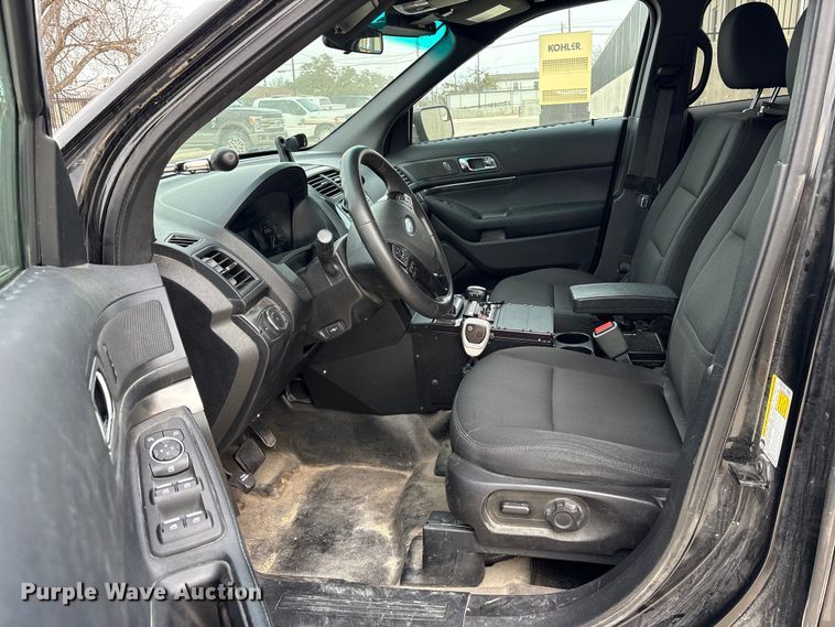 image for item ET7492 2016 Ford Explorer Police Interceptor SUV