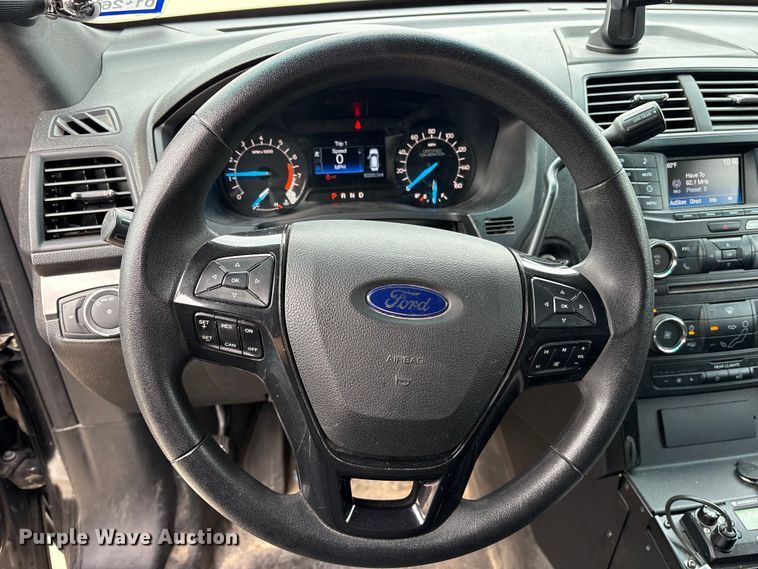 image for item ET7492 2016 Ford Explorer Police Interceptor SUV