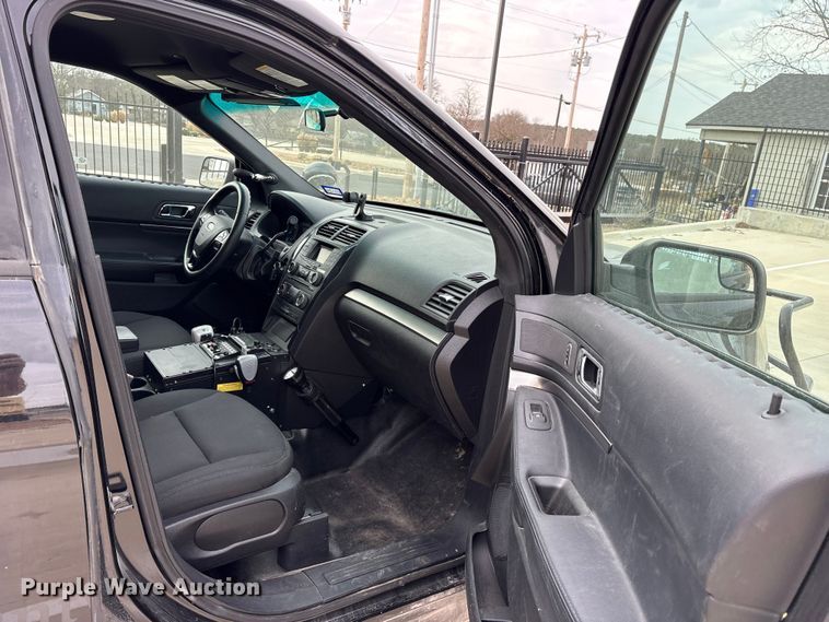 image for item ET7492 2016 Ford Explorer Police Interceptor SUV