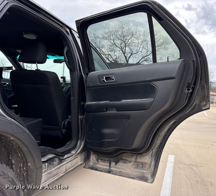 image for item ET7492 2016 Ford Explorer Police Interceptor SUV
