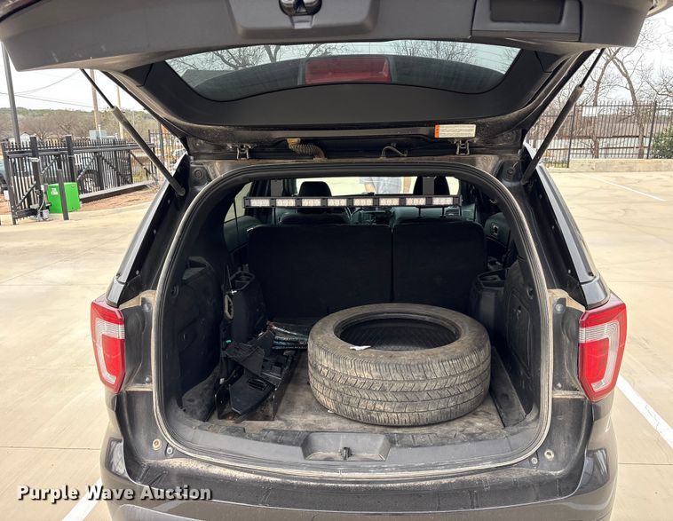 image for item ET7492 2016 Ford Explorer Police Interceptor SUV