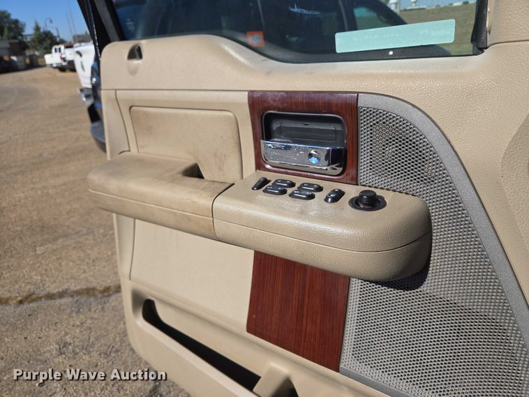 image for item EU3993 2007 Ford F150 Lariat Crew Cab pickup truck