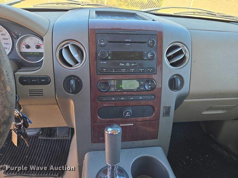 image for item EU3993 2007 Ford F150 Lariat Crew Cab pickup truck