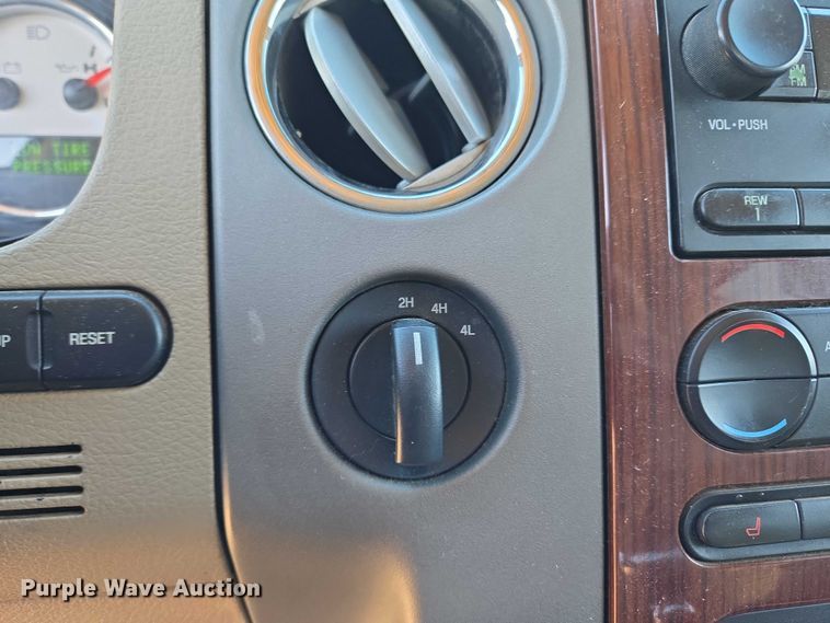 image for item EU3993 2007 Ford F150 Lariat Crew Cab pickup truck