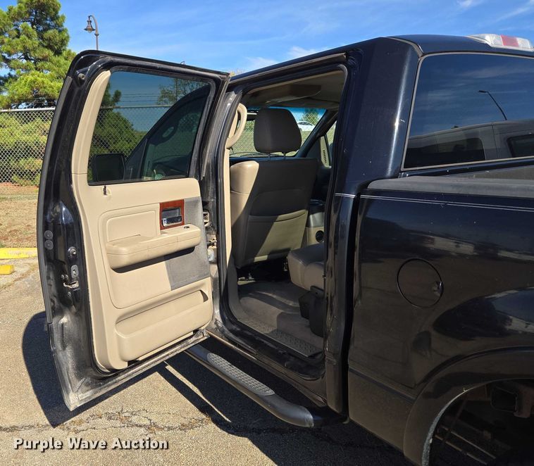 image for item EU3993 2007 Ford F150 Lariat Crew Cab pickup truck