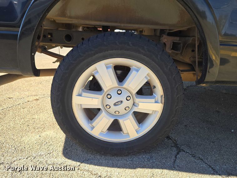 image for item EU3993 2007 Ford F150 Lariat Crew Cab pickup truck