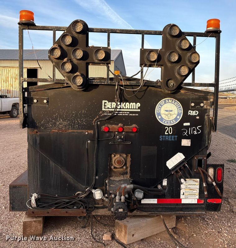 image for item EU4822 Bergkamp FPS pothole patcher bed