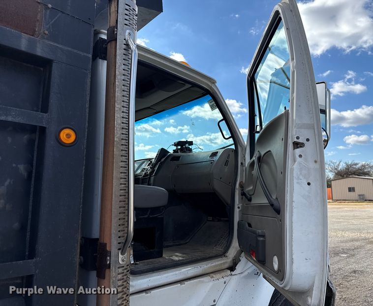 image for item EU5493 2009 Sterling L8500 dump truck