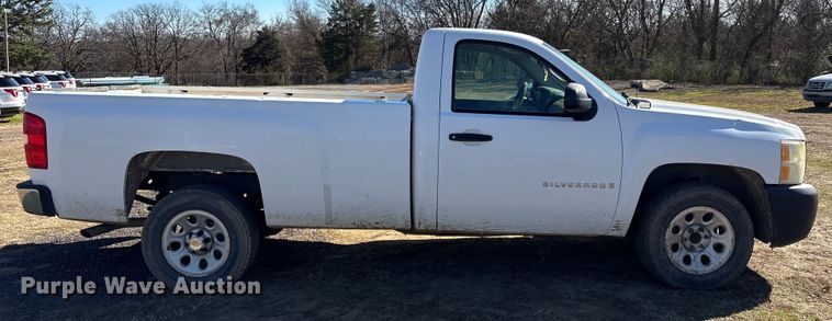 image for item EV2600 2007 Chevrolet Silverado 1500 pickup truck