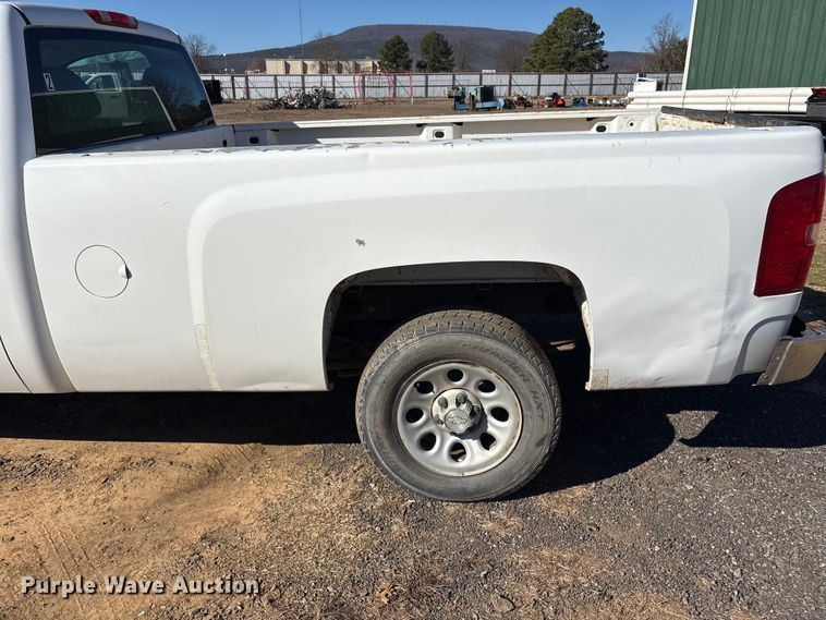 image for item EV2600 2007 Chevrolet Silverado 1500 pickup truck