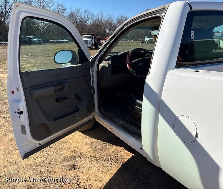 image for item EV2600 2007 Chevrolet Silverado 1500 pickup truck