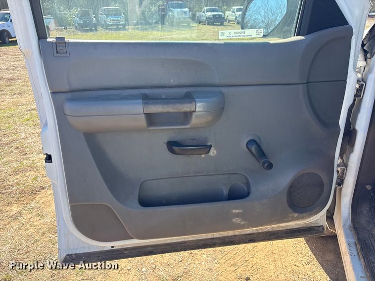 image for item EV2600 2007 Chevrolet Silverado 1500 pickup truck