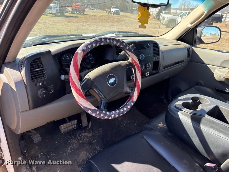 image for item EV2600 2007 Chevrolet Silverado 1500 pickup truck