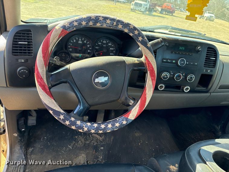 image for item EV2600 2007 Chevrolet Silverado 1500 pickup truck