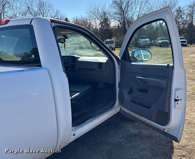 image for item EV2600 2007 Chevrolet Silverado 1500 pickup truck