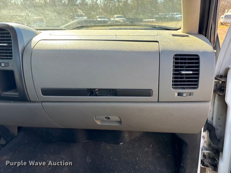 image for item EV2600 2007 Chevrolet Silverado 1500 pickup truck