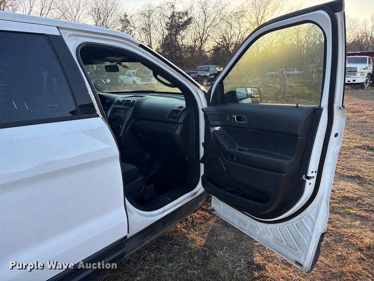 image for item EV2604 2015 Ford Explorer Police Interceptor SUV