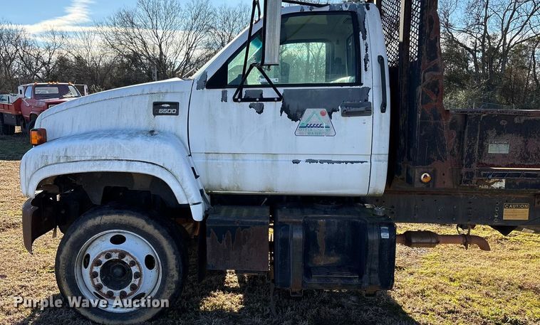image for item EV2610 2000 Chevrolet C7 dump flatbed truck