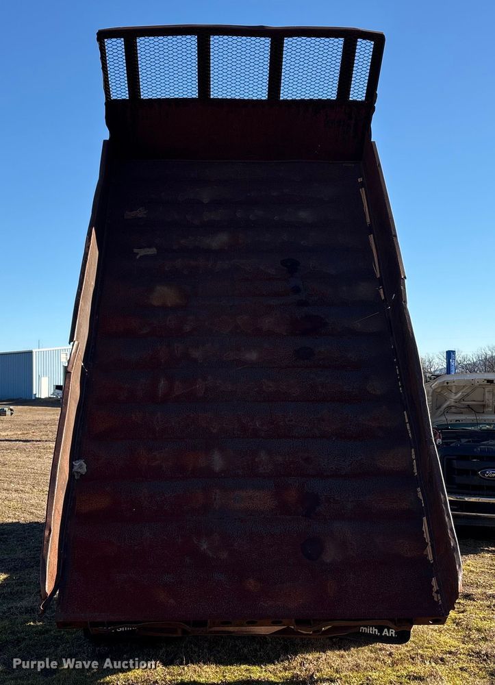 image for item EV2610 2000 Chevrolet C7 dump flatbed truck