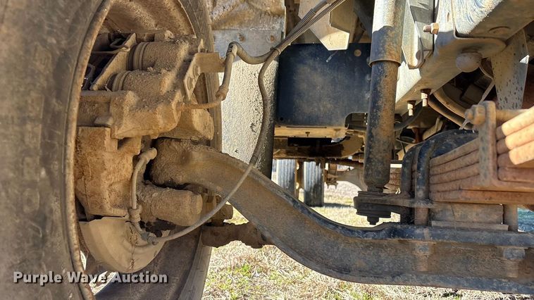 image for item EV2610 2000 Chevrolet C7 dump flatbed truck