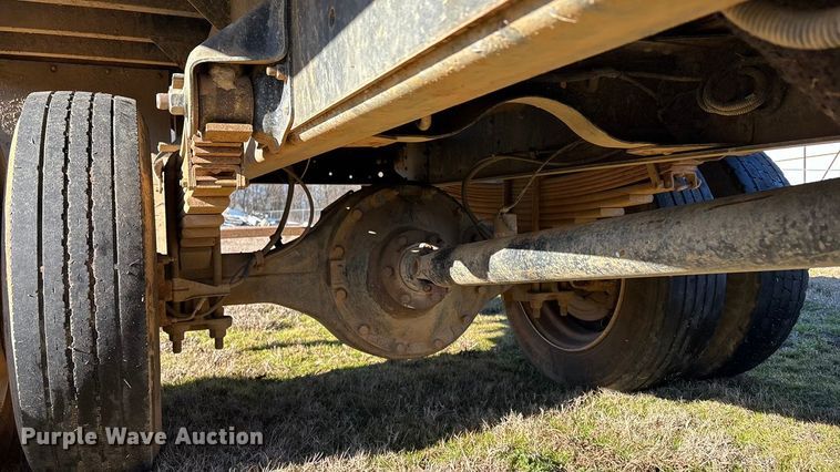 image for item EV2610 2000 Chevrolet C7 dump flatbed truck