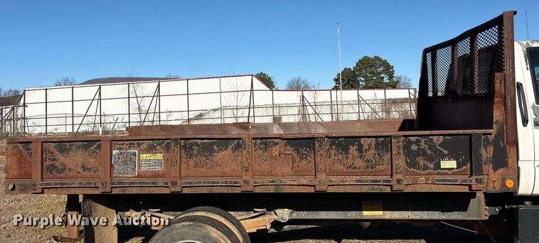 image for item EV2610 2000 Chevrolet C7 dump flatbed truck