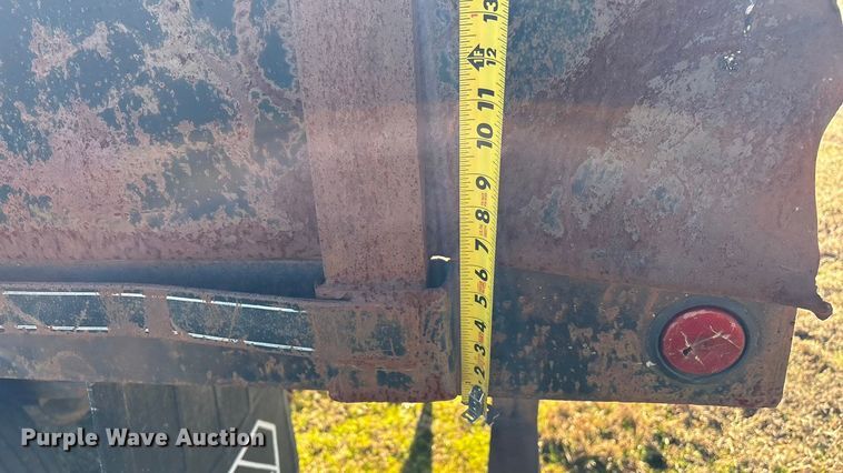 image for item EV2610 2000 Chevrolet C7 dump flatbed truck