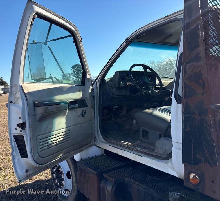 image for item EV2610 2000 Chevrolet C7 dump flatbed truck