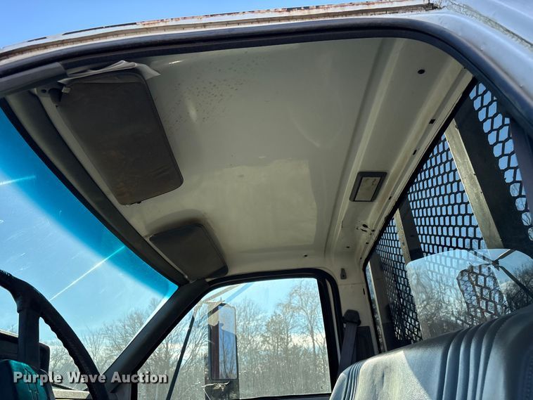 image for item EV2610 2000 Chevrolet C7 dump flatbed truck