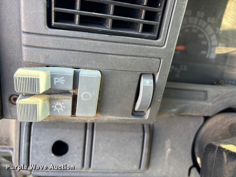 image for item EV2610 2000 Chevrolet C7 dump flatbed truck