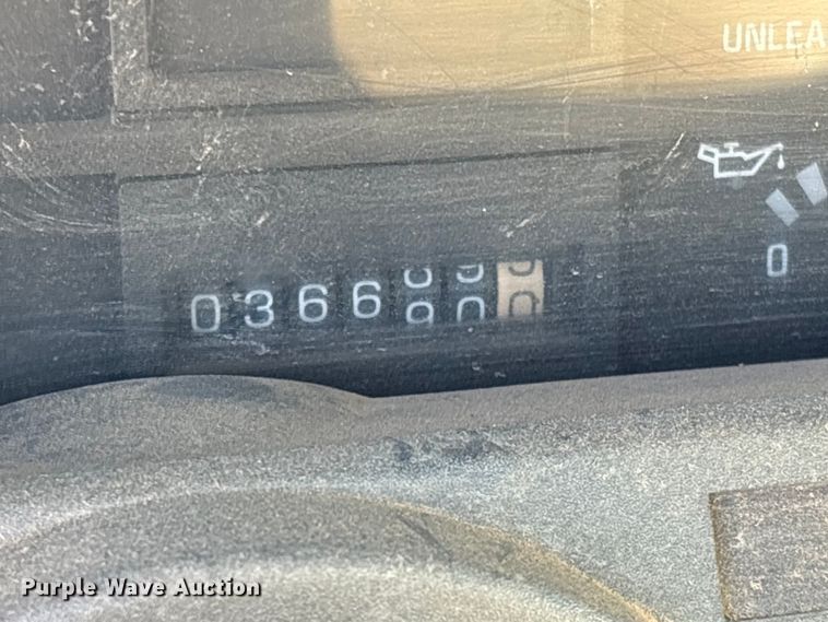 image for item EV2610 2000 Chevrolet C7 dump flatbed truck