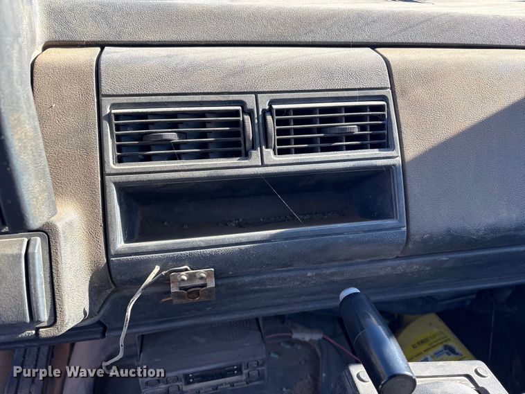 image for item EV2610 2000 Chevrolet C7 dump flatbed truck