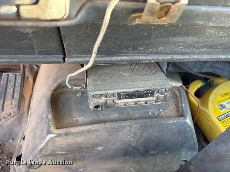 image for item EV2610 2000 Chevrolet C7 dump flatbed truck