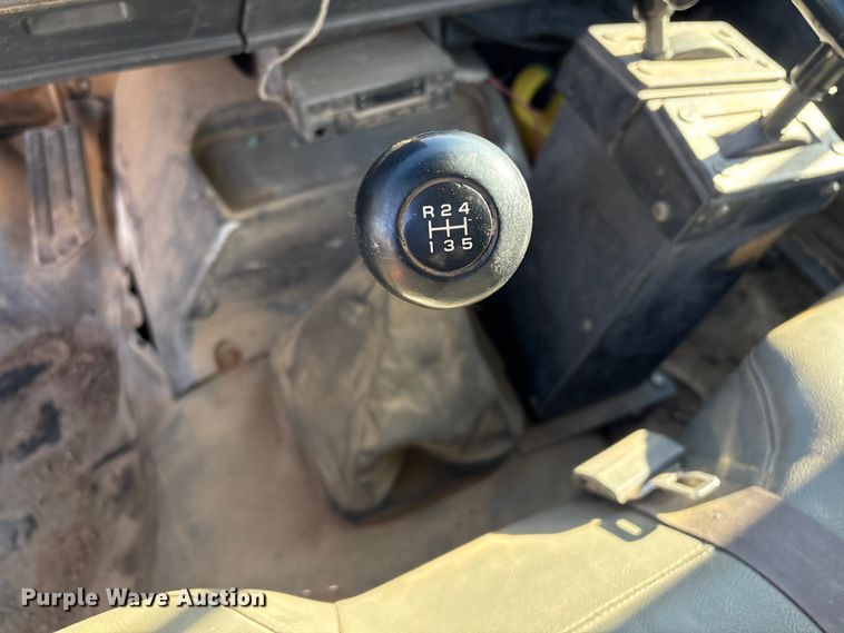 image for item EV2610 2000 Chevrolet C7 dump flatbed truck