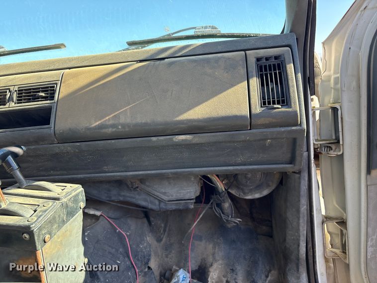 image for item EV2610 2000 Chevrolet C7 dump flatbed truck