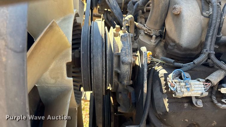 image for item EV2610 2000 Chevrolet C7 dump flatbed truck