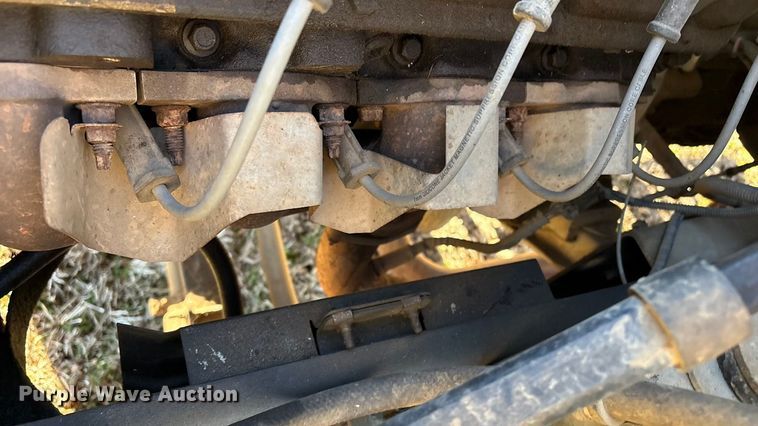 image for item EV2610 2000 Chevrolet C7 dump flatbed truck