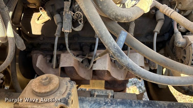 image for item EV2610 2000 Chevrolet C7 dump flatbed truck