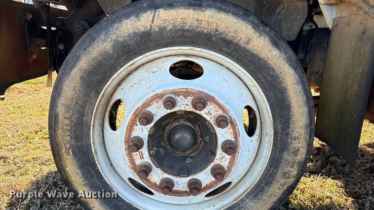 image for item EV2610 2000 Chevrolet C7 dump flatbed truck