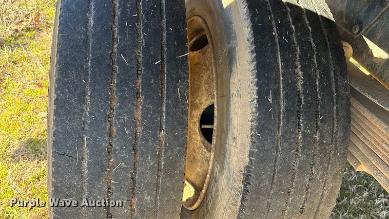 image for item EV2610 2000 Chevrolet C7 dump flatbed truck