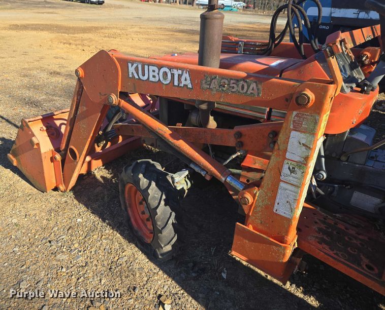 image for item EV2617 Kubota B2150 MFWD tractor