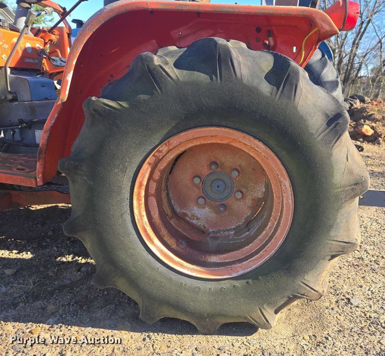 image for item EV2617 Kubota B2150 MFWD tractor