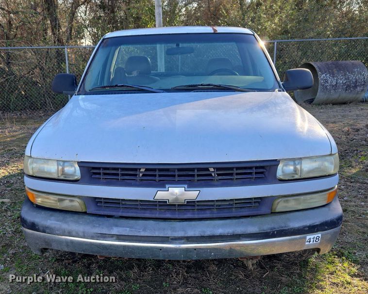 image for item EV2618 2002 Chevrolet Silverado 1500 pickup truck