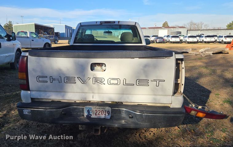 image for item EV2618 2002 Chevrolet Silverado 1500 pickup truck
