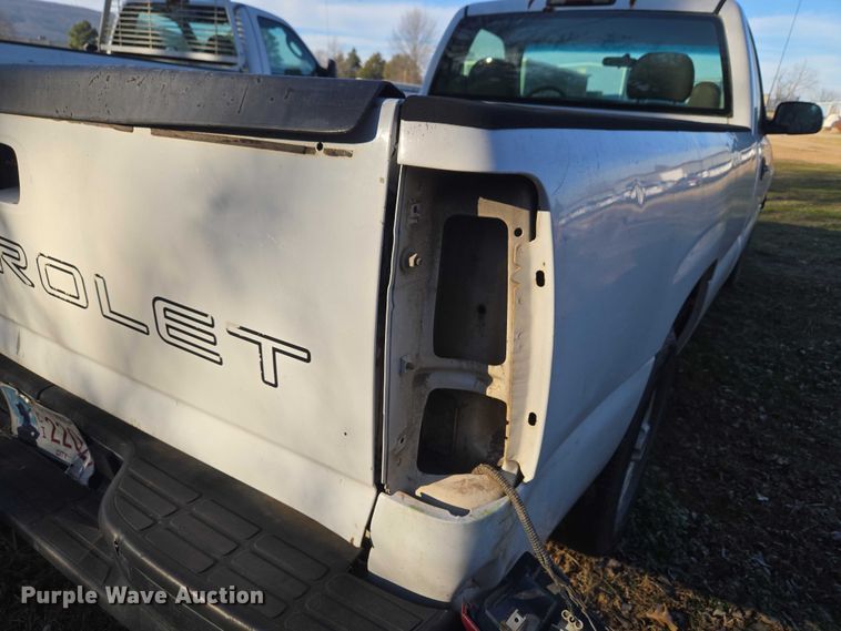 image for item EV2618 2002 Chevrolet Silverado 1500 pickup truck