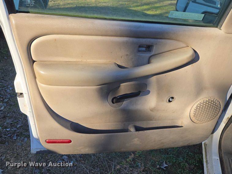 image for item EV2618 2002 Chevrolet Silverado 1500 pickup truck