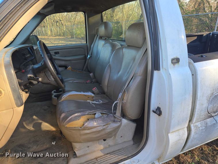 image for item EV2618 2002 Chevrolet Silverado 1500 pickup truck